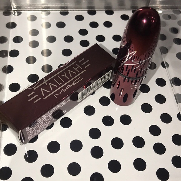 BRAND NEW Aaliyah MAC Lipstick- TRY AGAIN🔥 - Picture 2 of 8